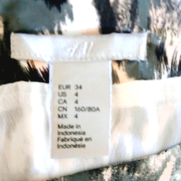 H&M Abstract Watercolor Print Shift Dress Size 4 - Picture 10 of 10